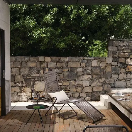 Nice In W/ Jacuzzi And 2 Bedrooms Nyaraló Dutovlje