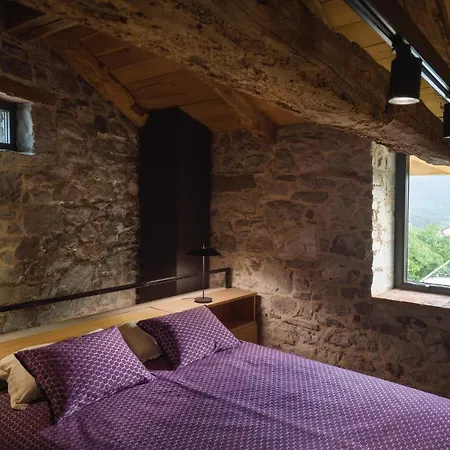 Nyaraló Nice In W/ Jacuzzi And 2 Bedrooms